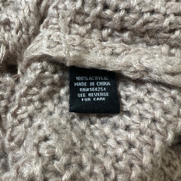 Moon & Madison || Woman’s knit Sweater like new size Large - Picture 5 of 6